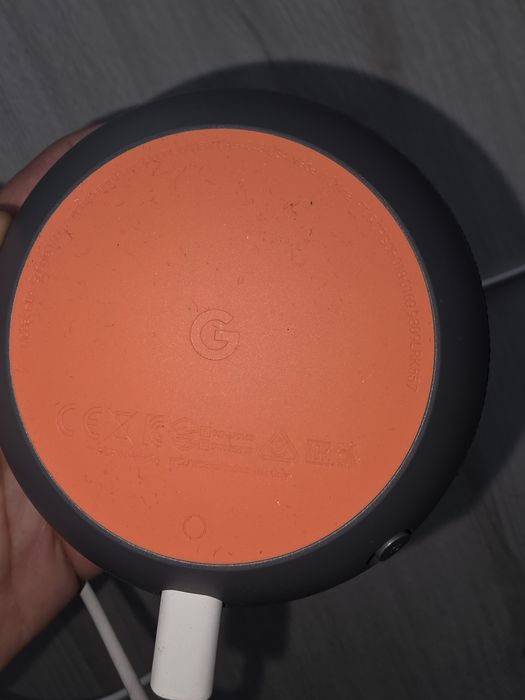 Vând google nest home assistant