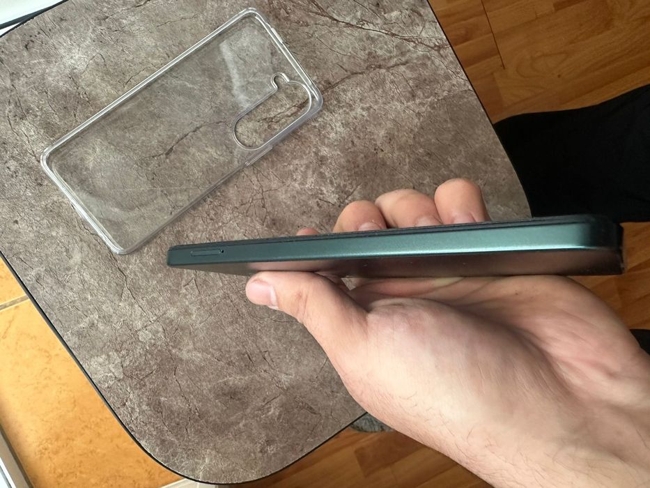 Продам VIVO Y04 128GB