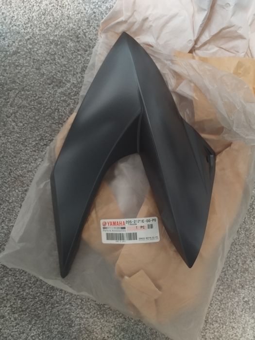 Carena stanga noua pentru Yamaha Xj6 model 2009-2010