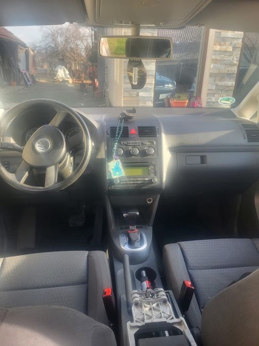 Vand volkswagen touran1.6 cutie viteza automata
