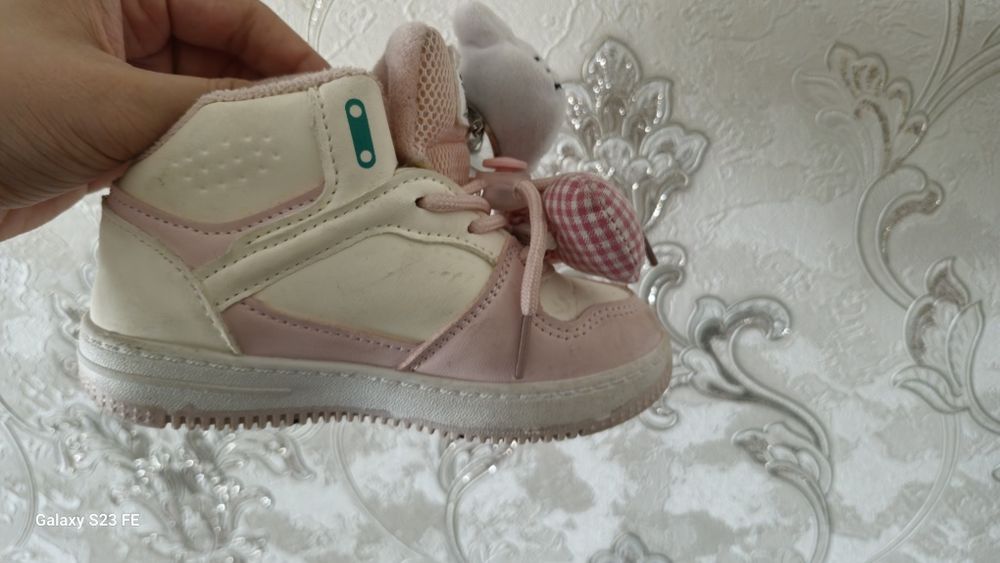 Детские кроссовки для девочки