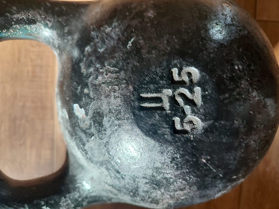 Продам гирю 24 кг.