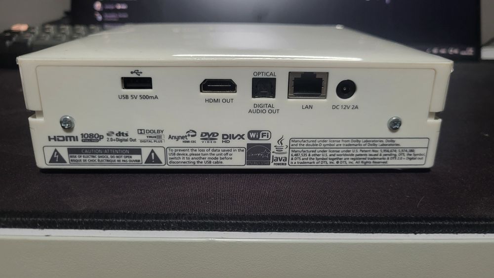 Компактный 3D Blu-ray плеер Samsung BD-ES6000