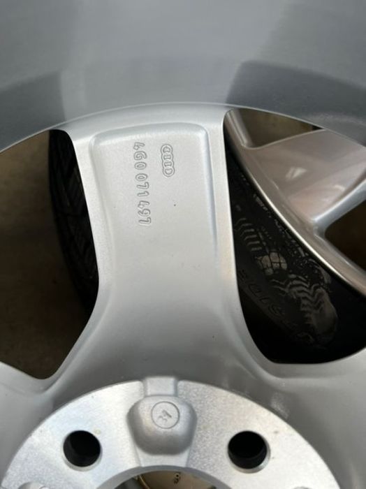 vand jante noi originale Audi A6,A4 pe 17” cu anvelope noi de iarnă