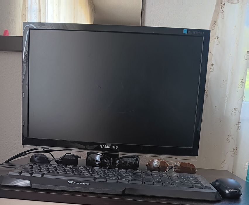 Продавам компютър