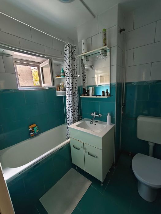Apartament 3 camere, 2 băi, etaj 2 – Micro 16, cu parcare rezervată