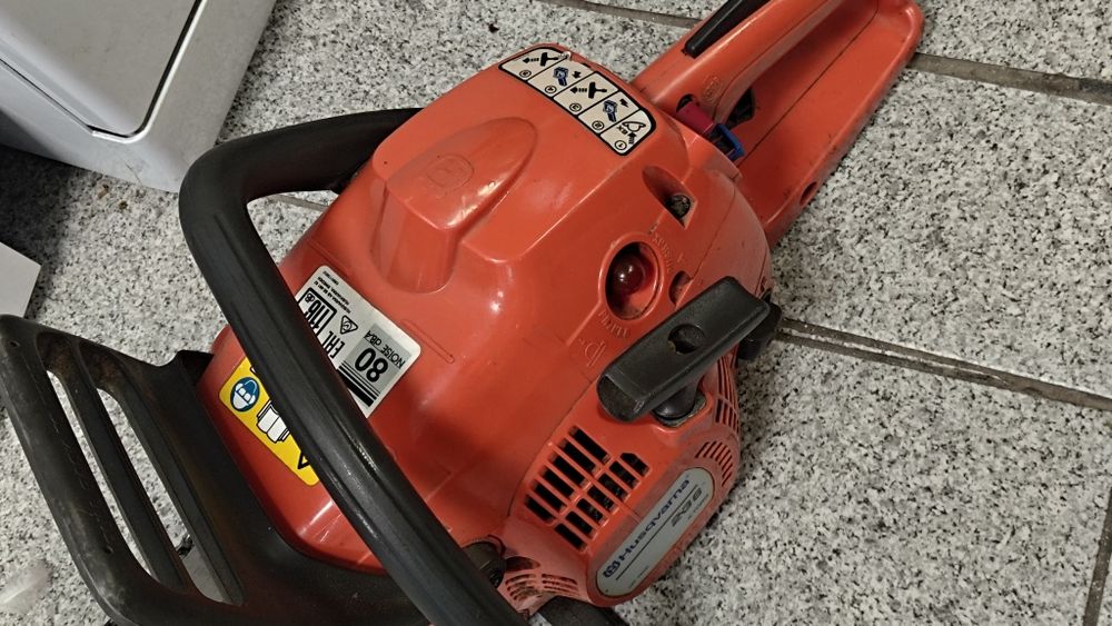 Бензинова резачка Husqvarna 236
