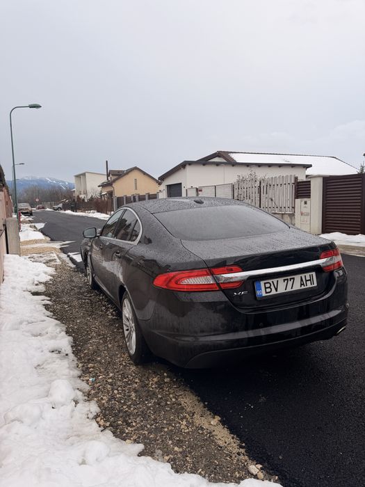 Jaguar XF avariat