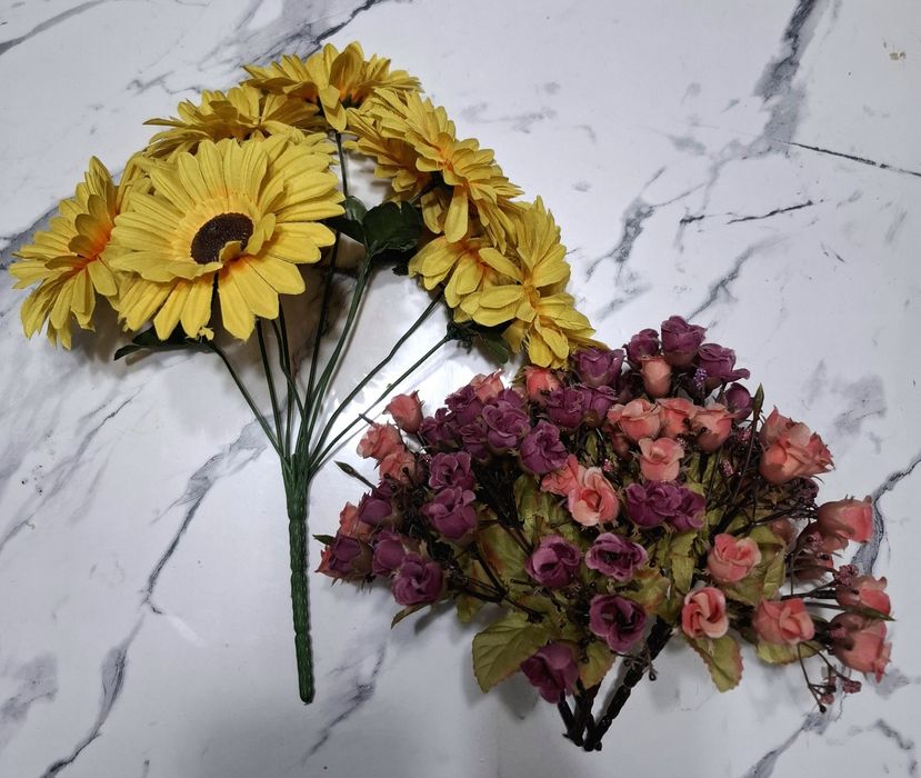 Продаётся искусственные цветы папоротник,Большой пышный и цветочки.