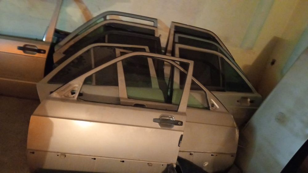 запчасти на 190 Мерседес