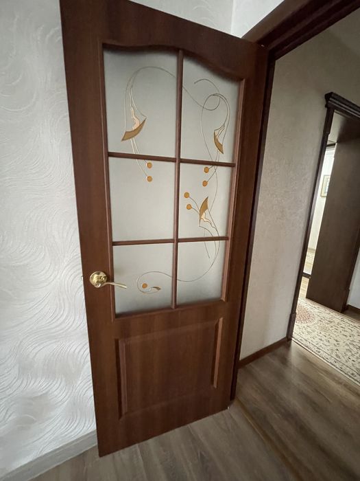 Межкомнатные двери 6 штук