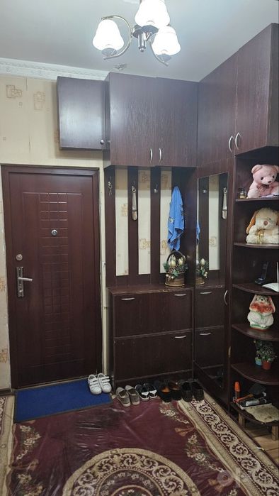 Srochni kvartira sotiladi.Учтепа тумани 12 кварталда срочни квартира с