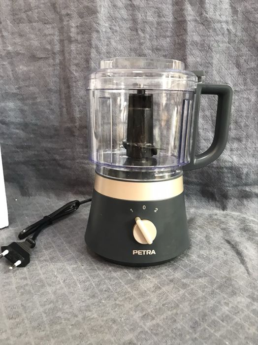 Компактен кухненски робот Petra