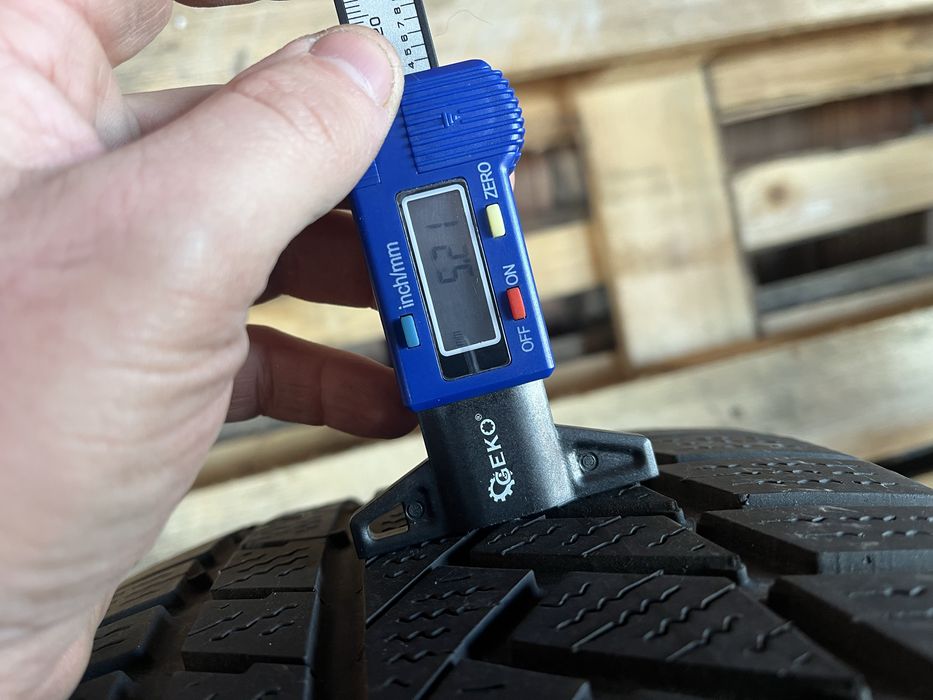 225/55 R16  de iarna M+S Continental 1 buc