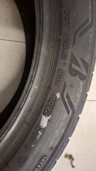 Единична лятна гума Bridgestone 235 45 20