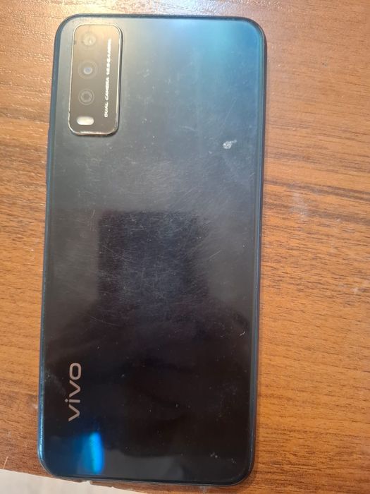 Продаю телефон срочно