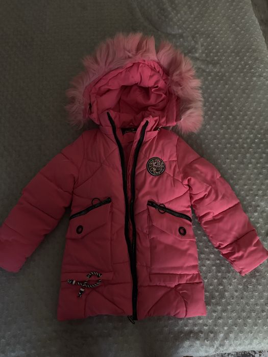 Продам зимнюю куртку на девочку