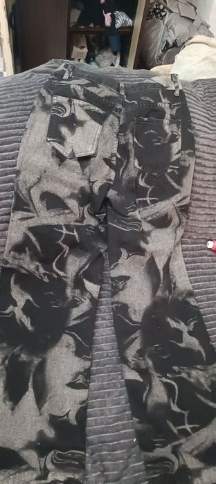 Продам джинсы новые