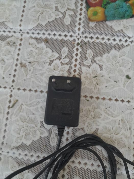 Vând 3 alimentatoare ieșire 9v, 4,8v și 12v 30 lei bucata