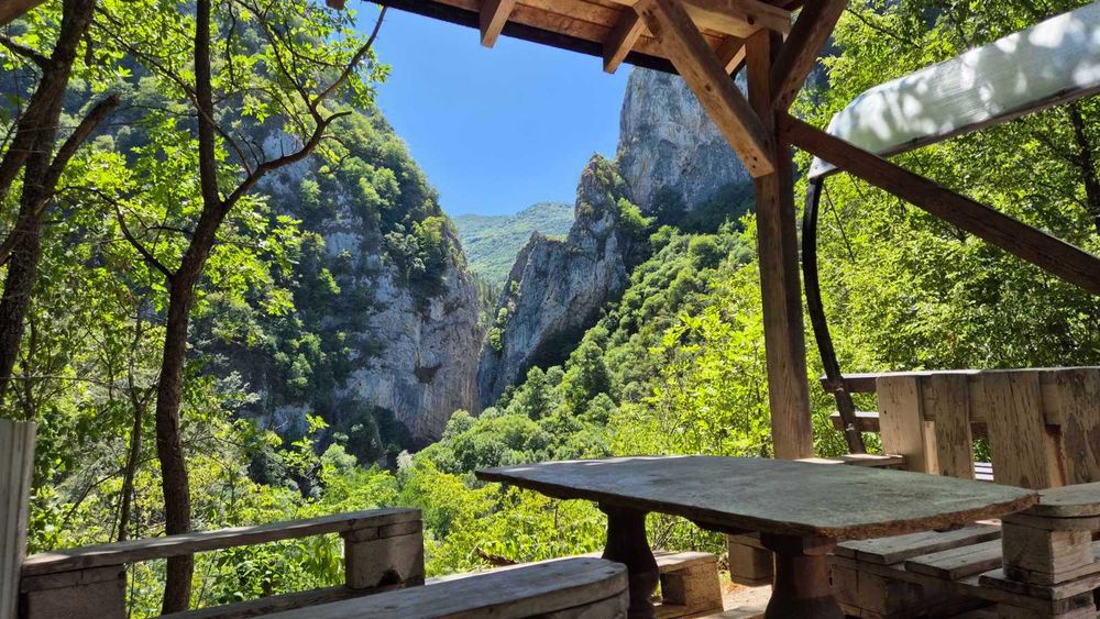 Парцел в село Зелениград, Община Трън