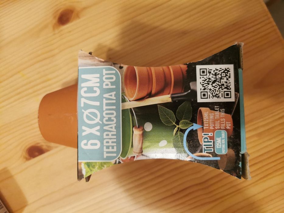 Set ghivece de teracota si fertilizator