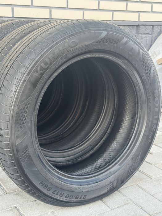 Kumho solus HS63 215/60R17 лето
