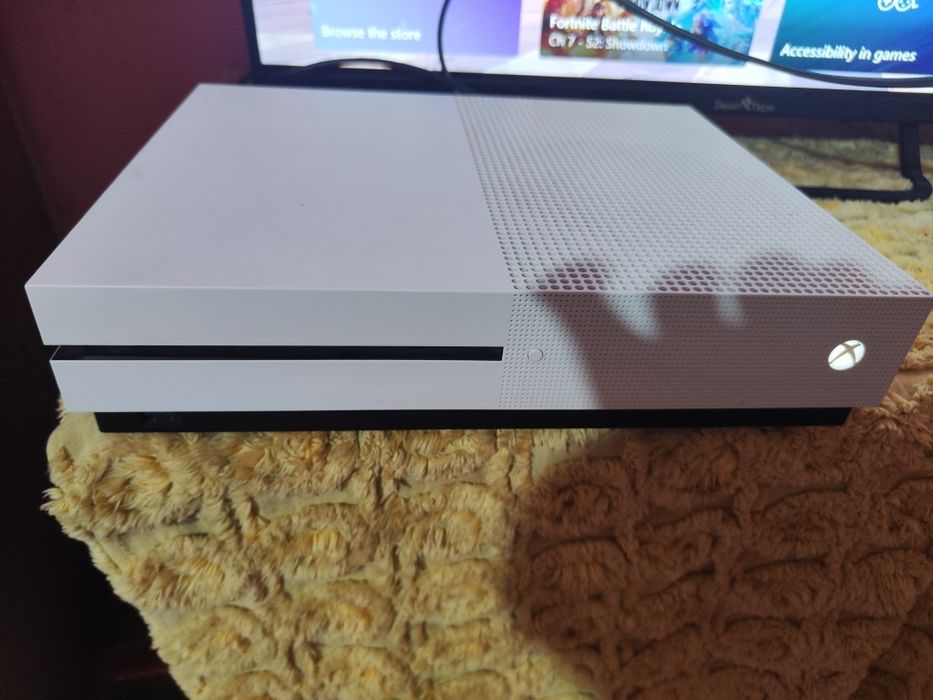 Xbox one s 1tr mai multe detalii in privat