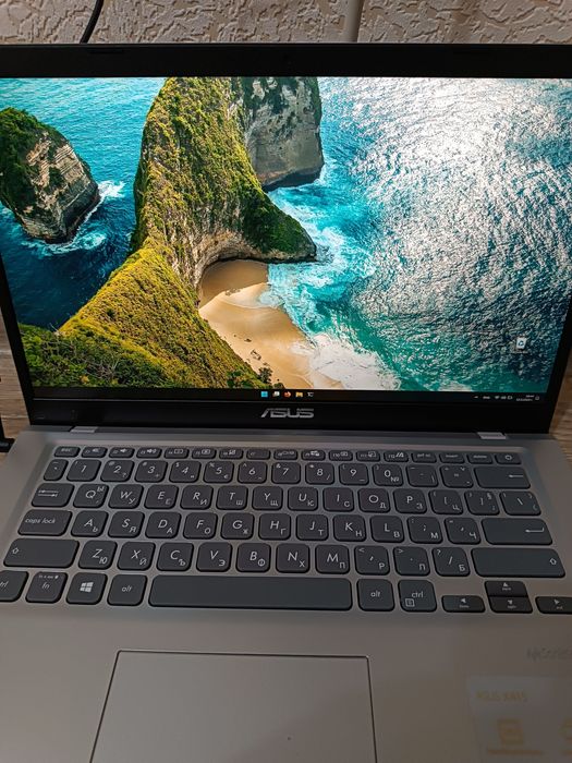 Компактен лаптоп Asus X415EA - 14 инча