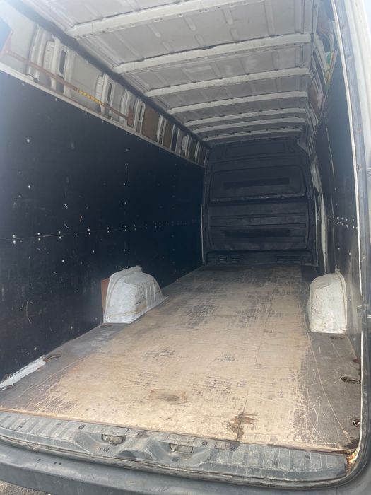 Vând autoutilitara Mercedes Sprinter