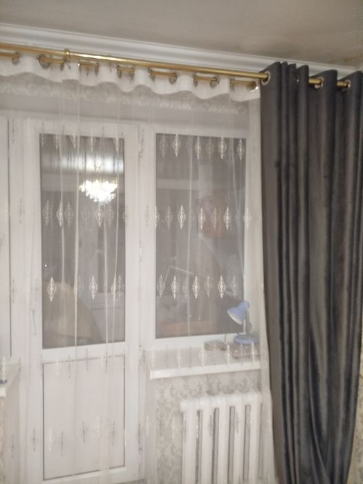 Продам стол и штор