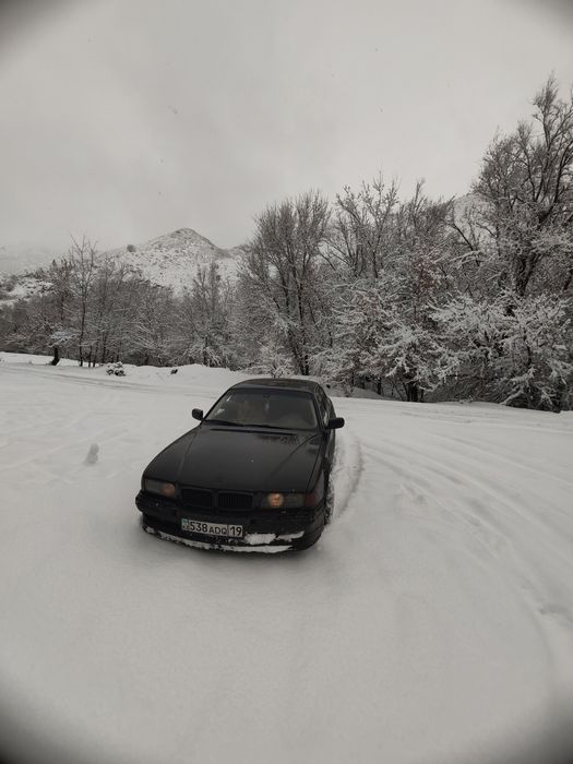 Продам бмв е38...