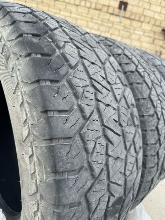 Продам 2 покрышки б/у