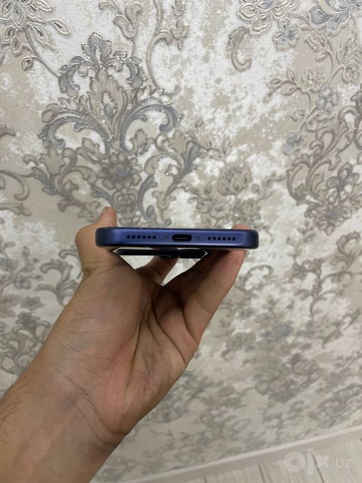 Iphone 17 pro max sotiladi