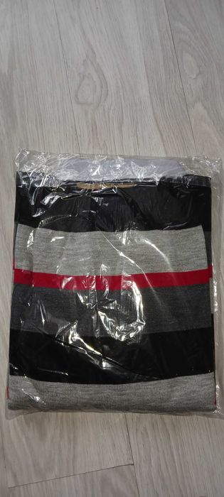 Мъжки пуловер, нов не е отпечатван, много удобн и топъл