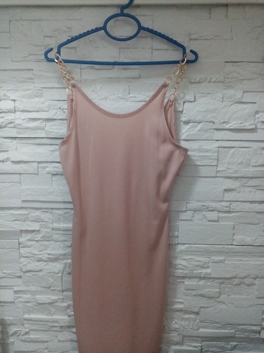 Къси рокли носени броени пъти