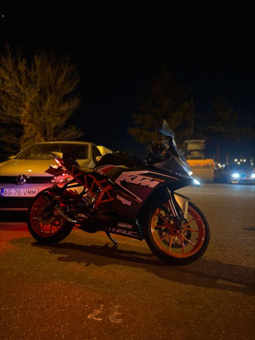 Dezmembrez ktm rc an 2016