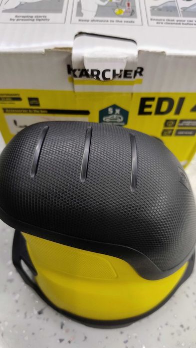 Акумулаторна стъргалка за лед Керхер НОВА