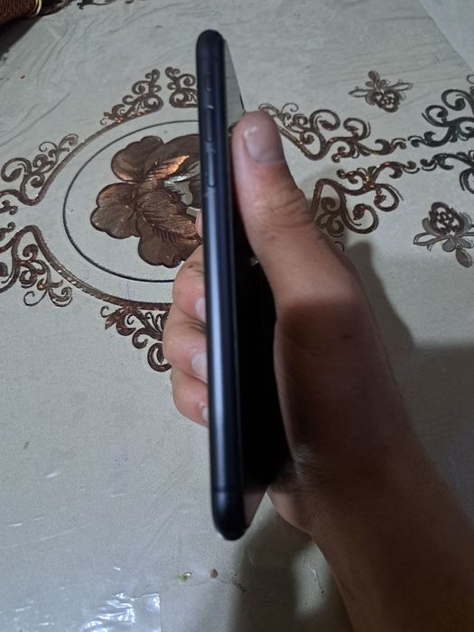 Iphone 11 сотилади