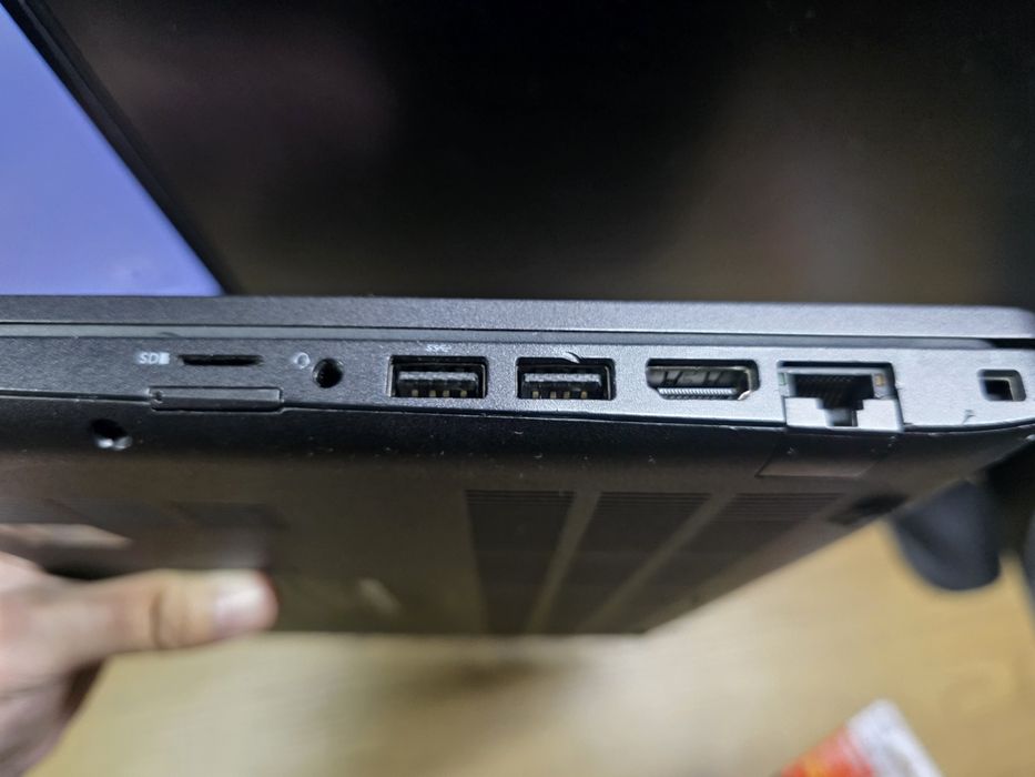 Лаптоп Dell Latitude 5400