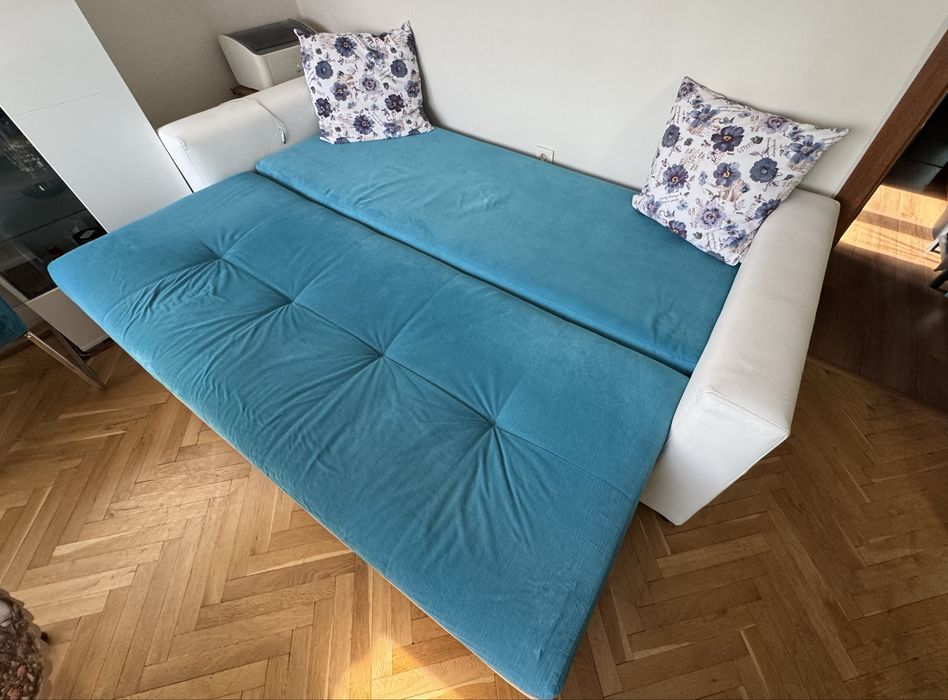 Диван с функция сън