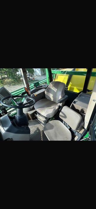 Autopropulsata John Deere 5430 i sprayer instalatie erbicidat