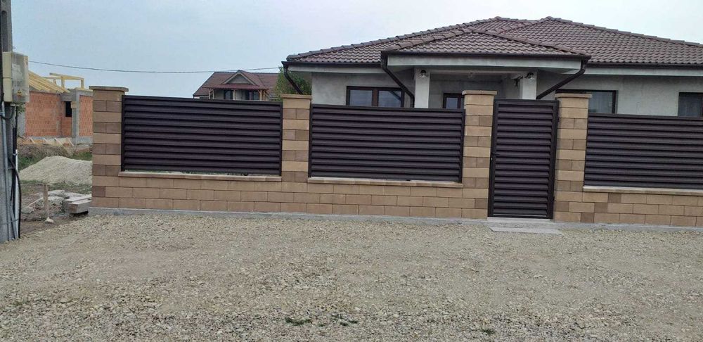 Garduri din panou stil jaluzele, sipca metalica, tabla, plasa si BCA