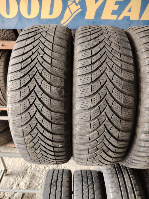 215/65 R17 Semperit Speed-grip5 cu buză, M+S