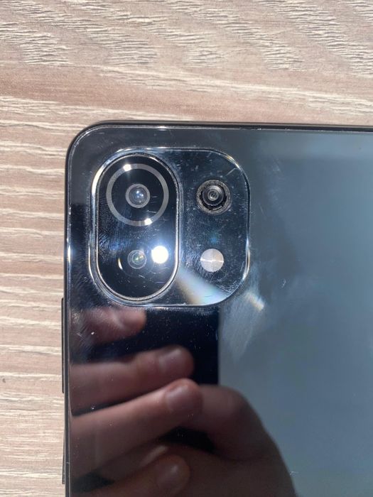 Продаётся телефон Xiaomi Mi 11 Lite