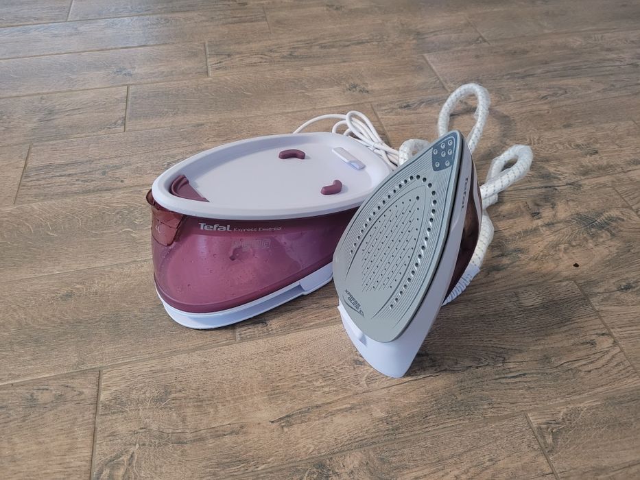 Statie de calcat cu aburi Tefal NOU