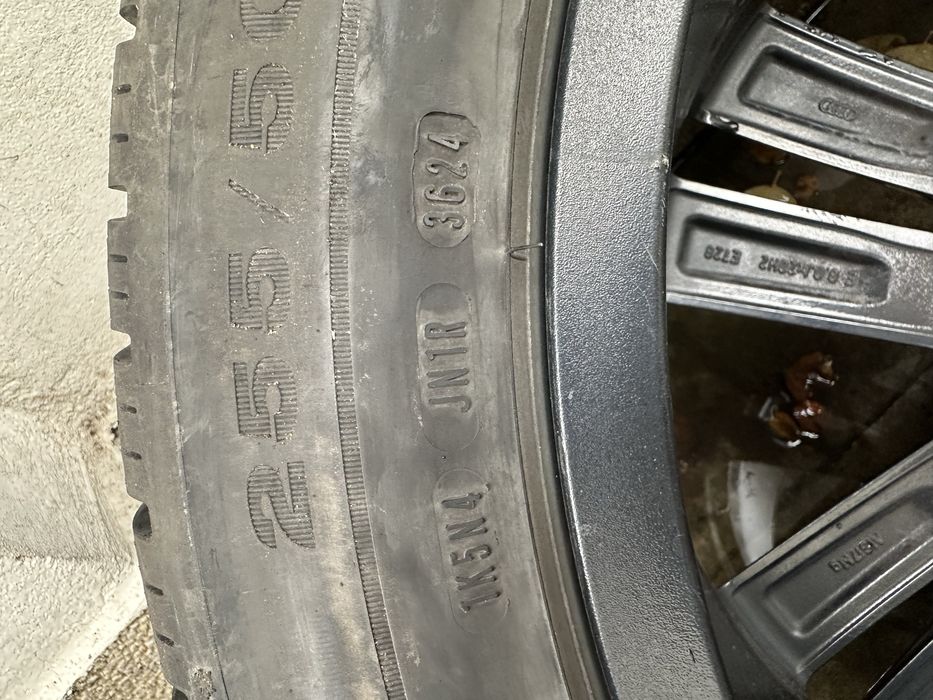 Зимни гуми Dunlop 255/50R20 с джанти за AUDI Q7