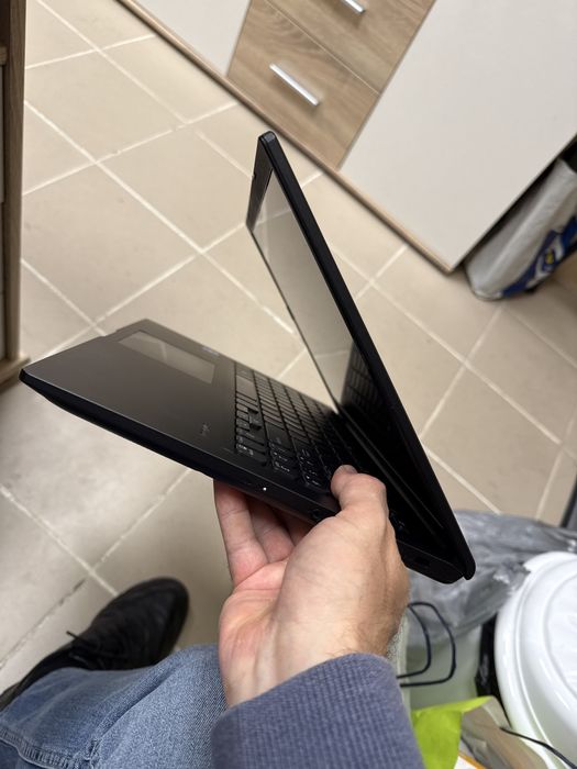 Лаптоп Asus Vivobook X1500E - 15,6”, i5, отличен