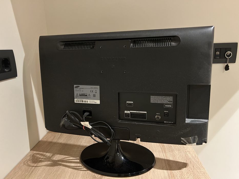 Продавам телевизор Samsung 24 инча