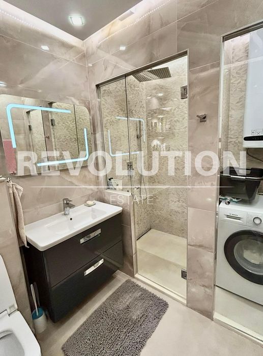 Дава се под наем Двустаен апартамент в Варна, Бриз - 130 кв.м за 1396.38 € - Снимка #8