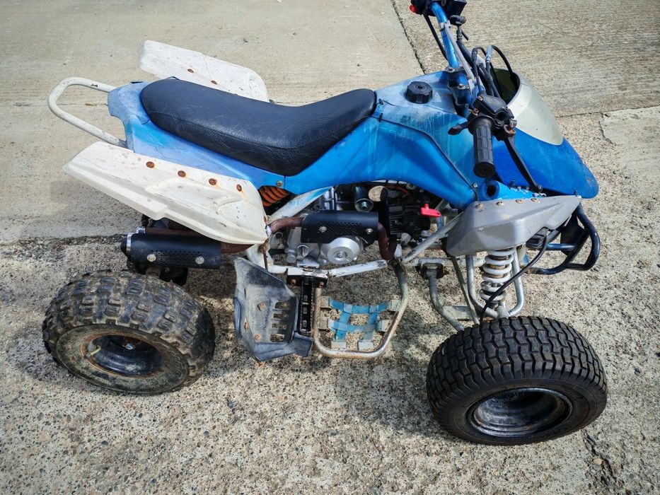 Vînd ATV, benzină